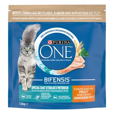 PURINA ONE Indoor Sterilized Cat Chicken, cereali integrali Crocchette per gatto - 1,5 kg